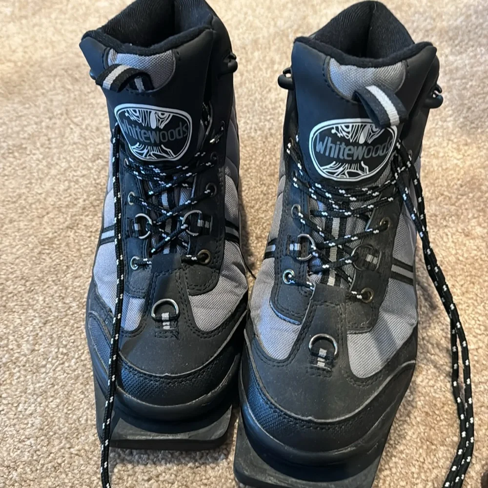 Three prong cross country ski boots - Picture 6 of 6